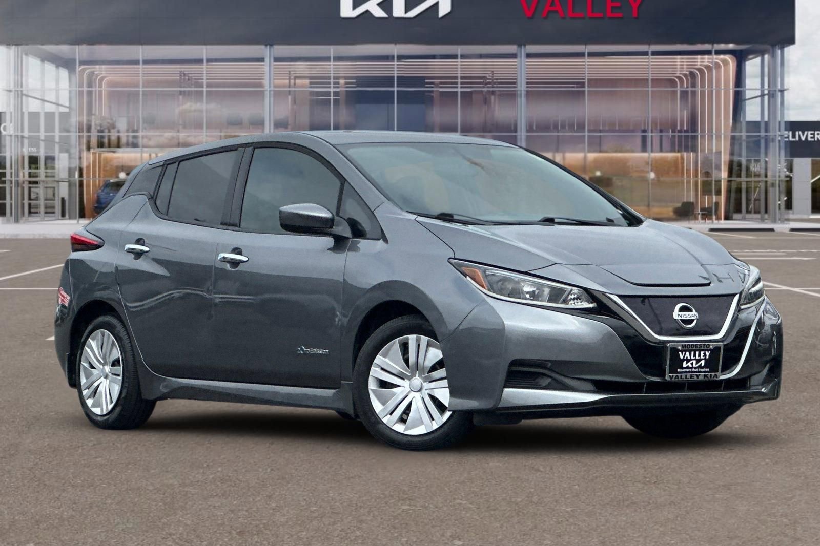 Used 2018 Nissan Leaf S w/ S Charge Package image 2