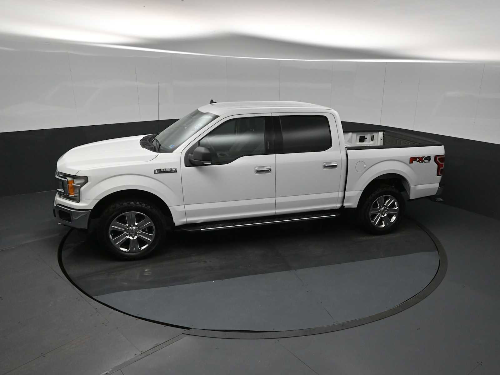 Used 2019 Ford F150 XLT w/ Equipment Group 302A Luxury AWD/4WD image 13