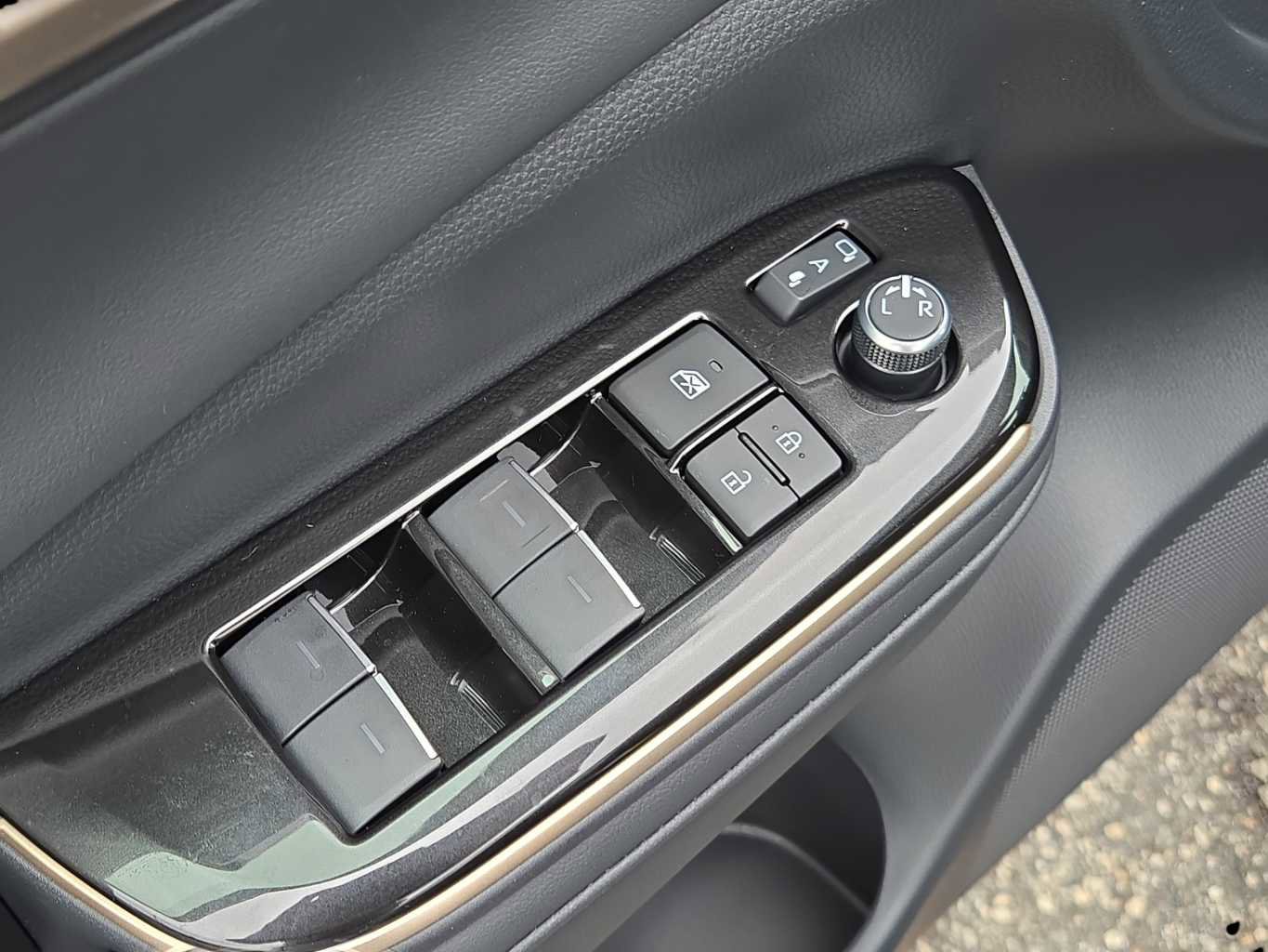 New 2026 Toyota Crown XLE image 11