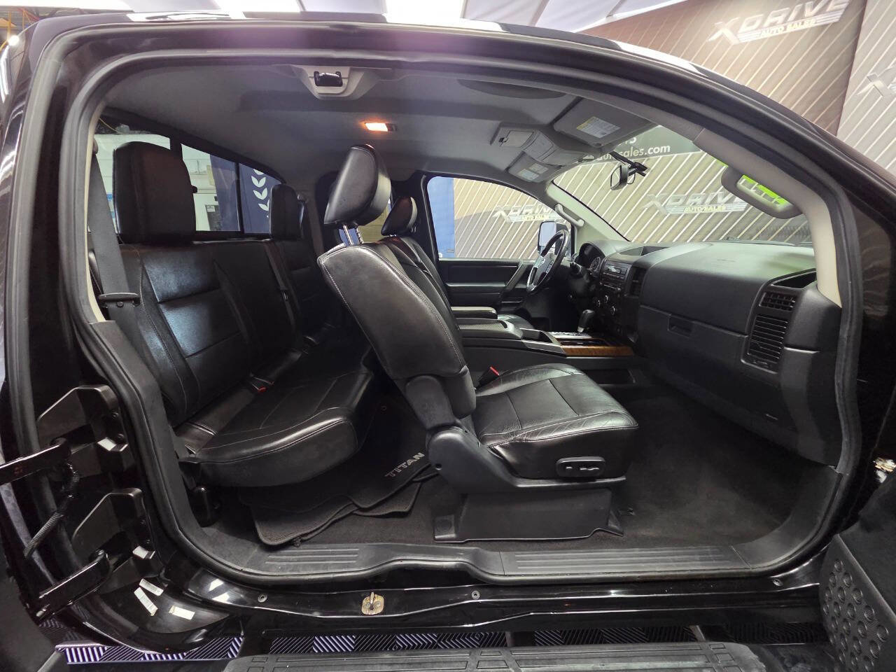 Used 2012 Nissan Titan SV AWD/4WD image 23