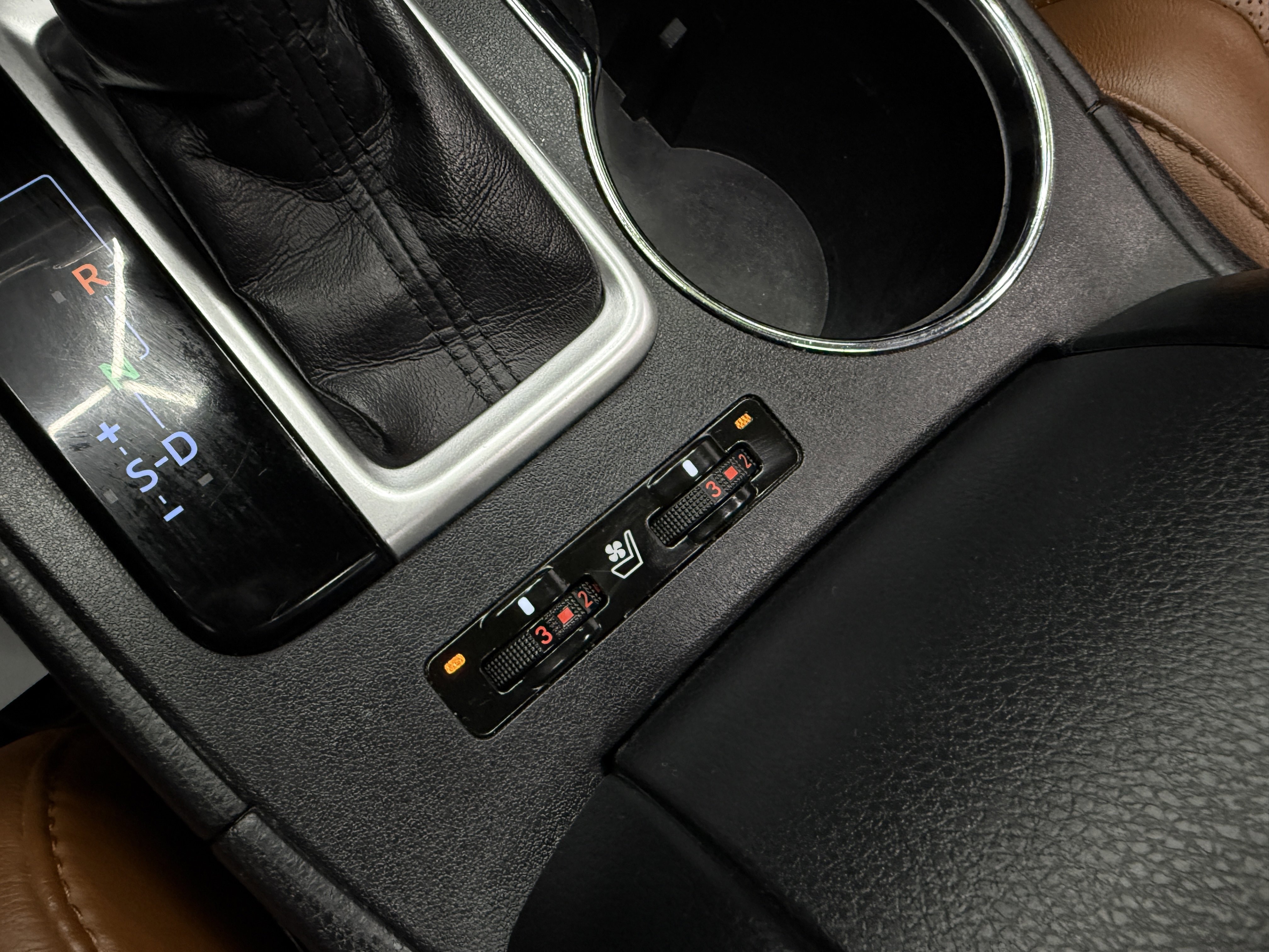 Used 2017 Toyota Highlander Limited image 20