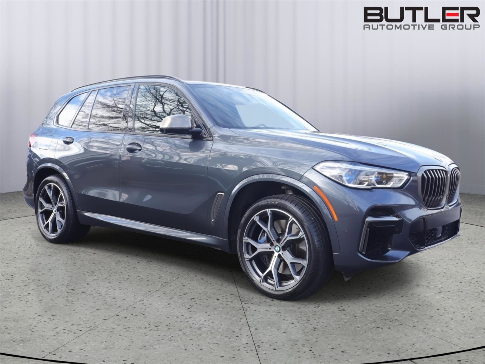 Used 2022 BMW X5 M50i w/ Executive Package image 3