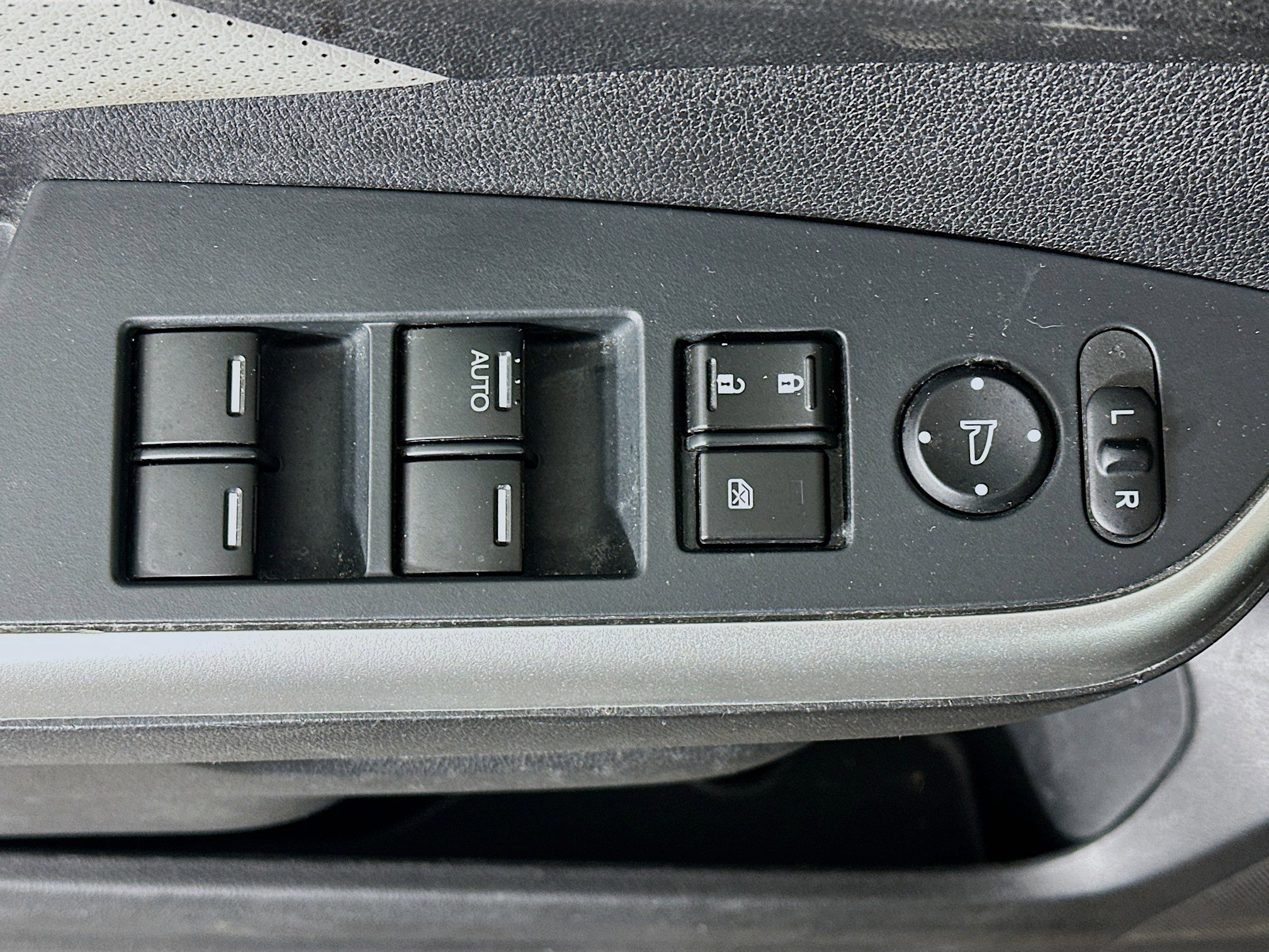 Used 2015 Honda CR-V Touring image 15