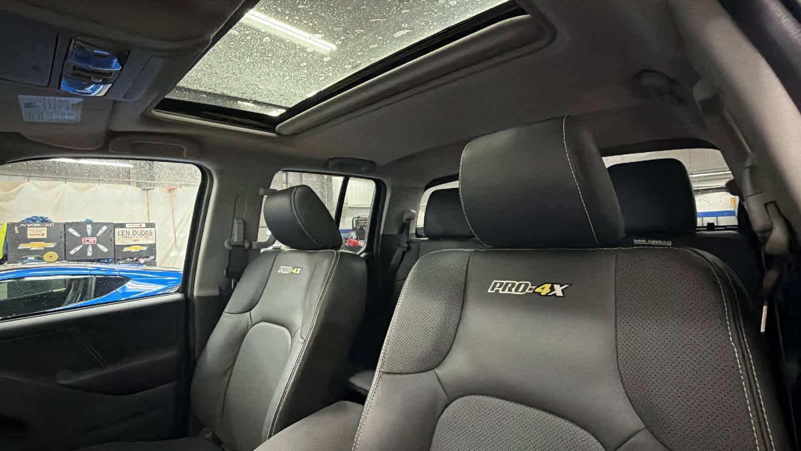 Used 2020 Nissan Frontier PRO-4X image 8