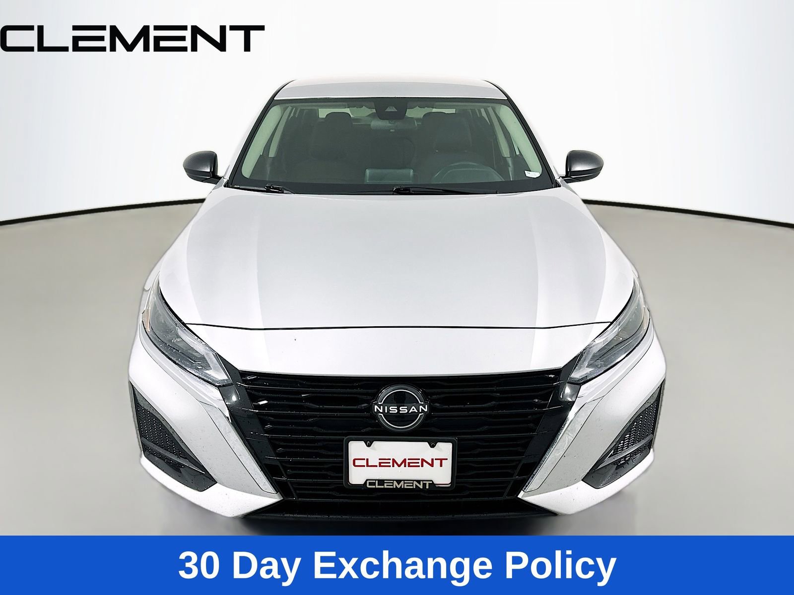 Used 2024 Nissan Altima 2.5 SV image 3