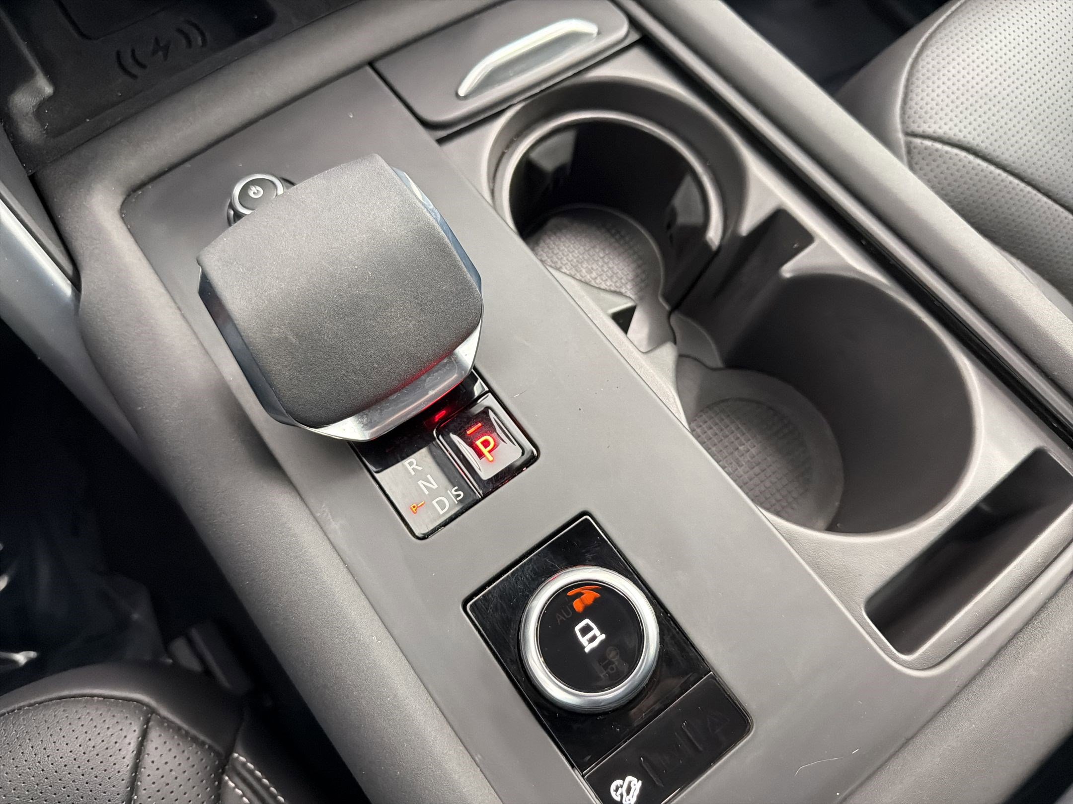 Certified 2025 Land Rover Discovery Dynamic SE AWD/4WD image 22