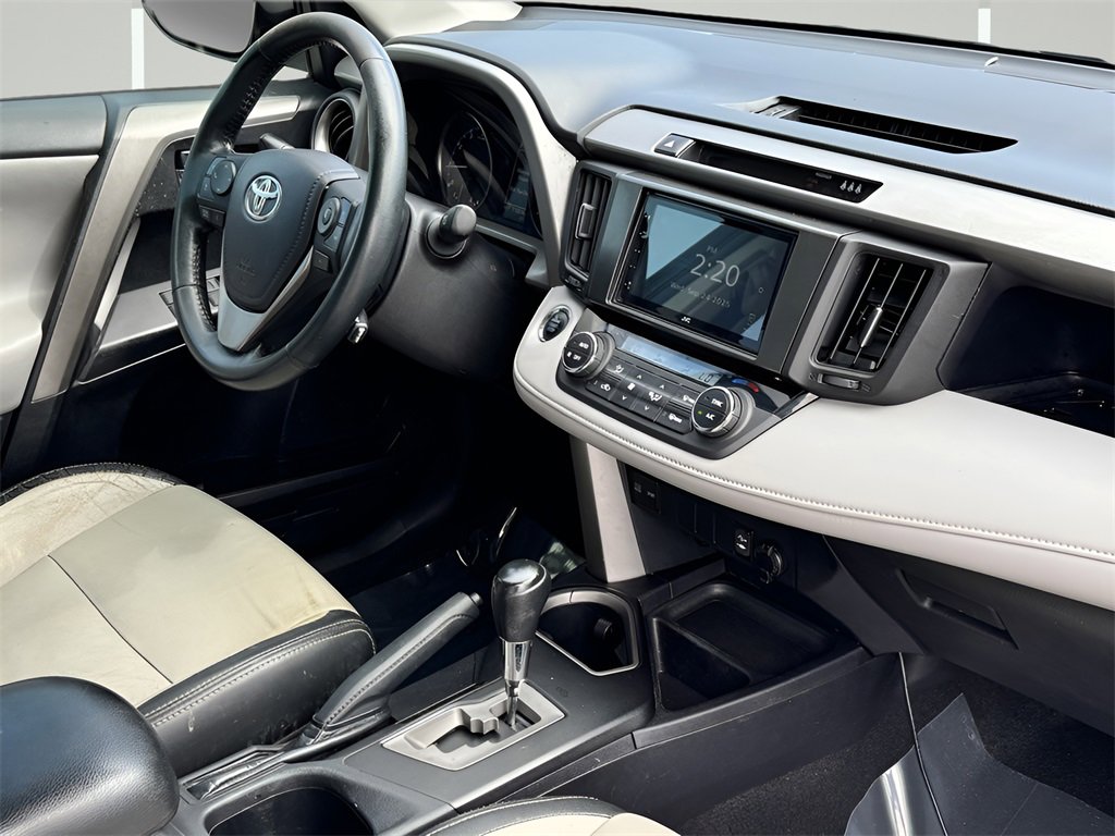 Used 2018 Toyota RAV4 XLE image 6