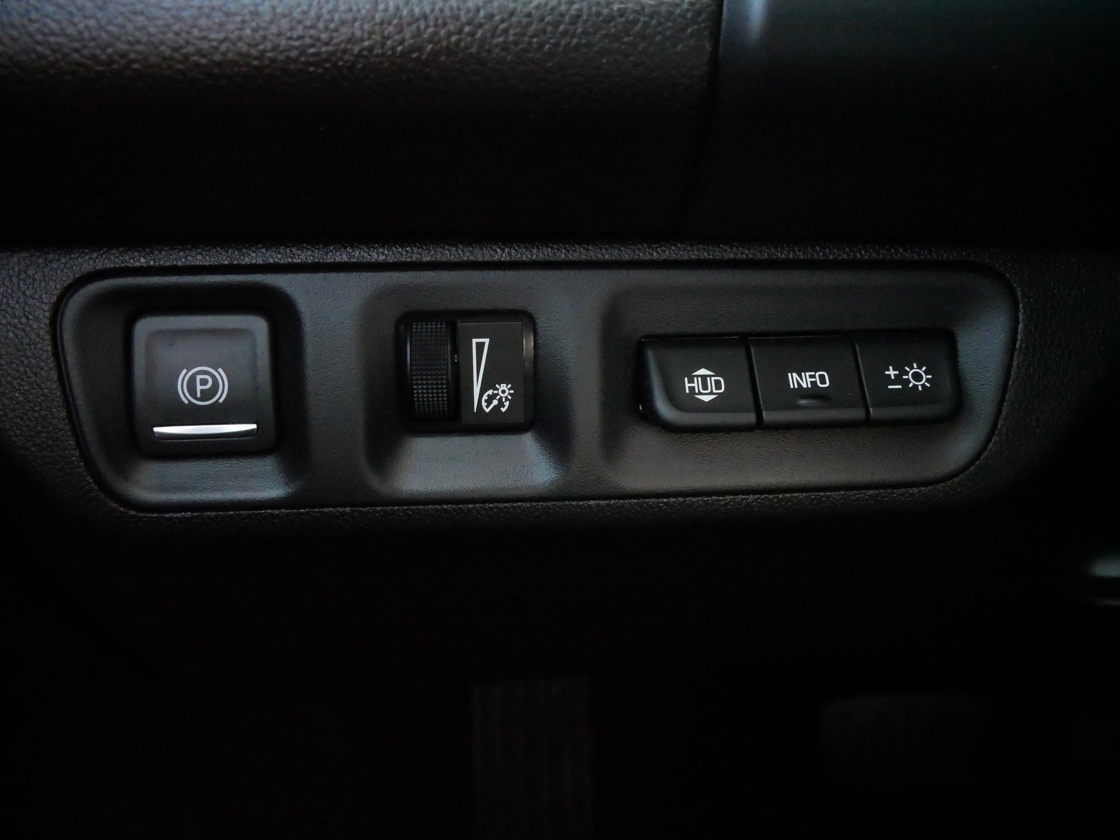 Used 2023 GMC Acadia Denali w/ Black Diamond Edition image 27