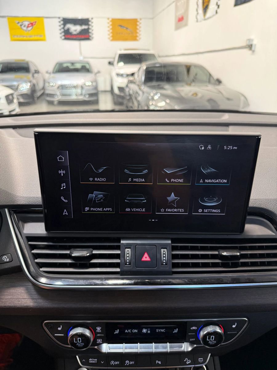 Used 2021 Audi Q5 2.0T Premium w/ Convenience Package AWD/4WD image 19