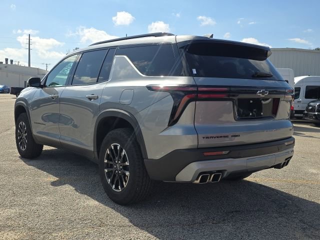 Used 2024 Chevrolet Traverse Z71 image 3