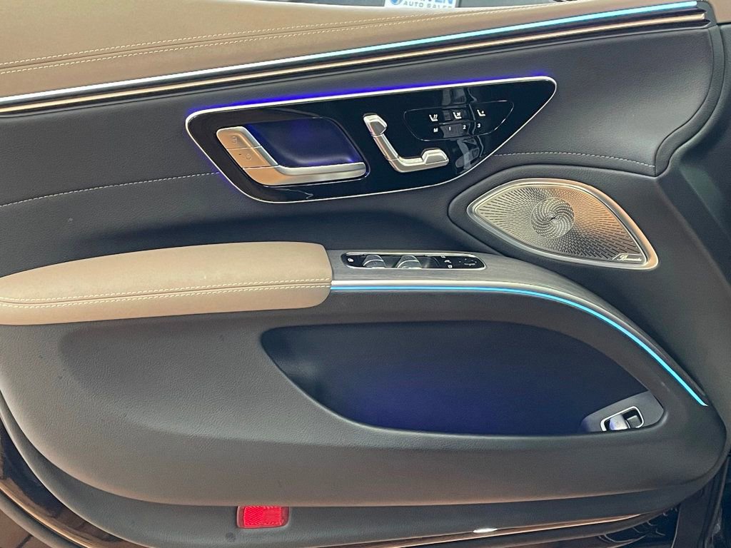 Used 2022 Mercedes-Benz EQS 580 4MATIC Sedan image 13