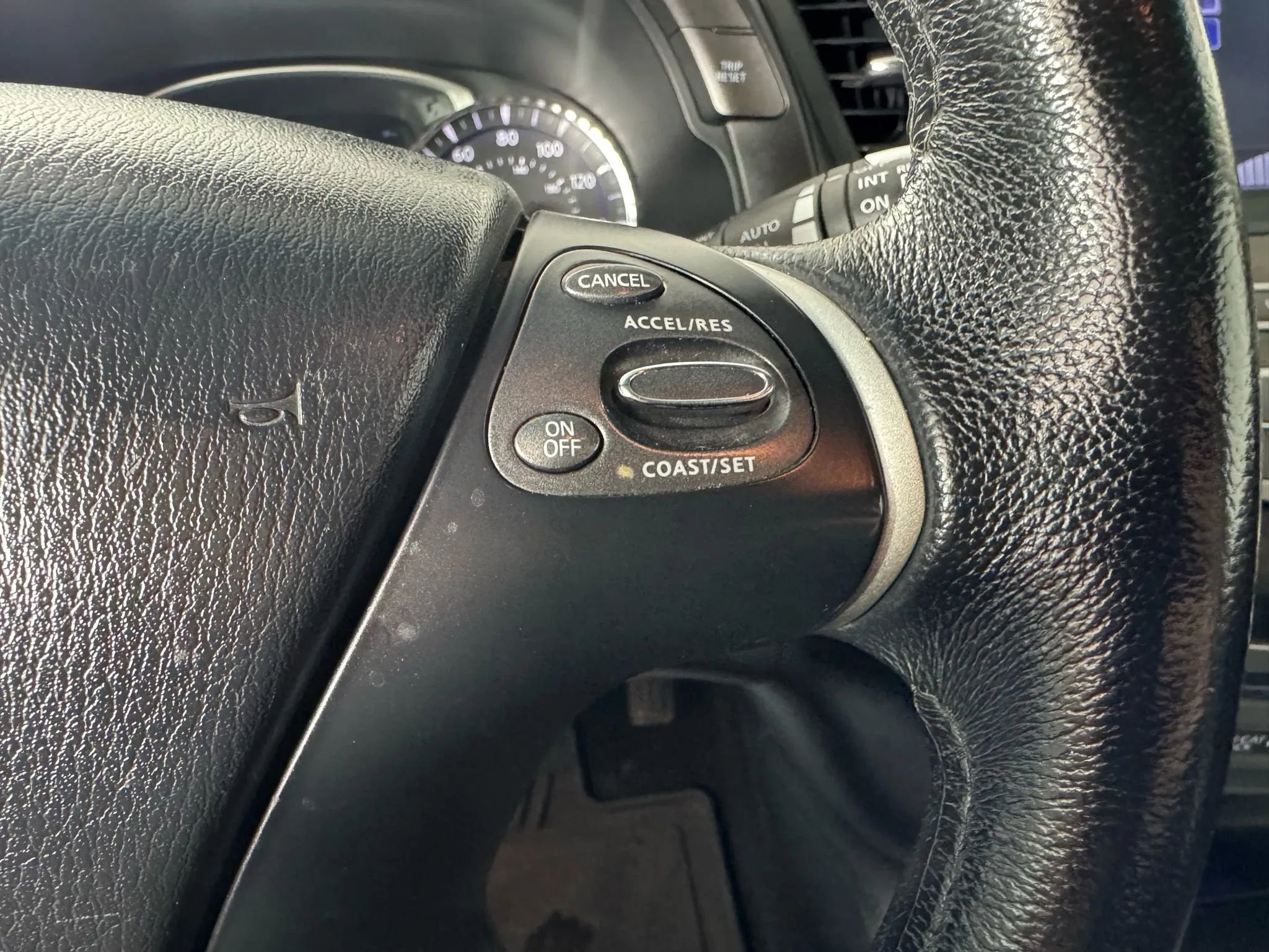 Used 2014 INFINITI QX60 AWD w/ Premium Plus Package image 16