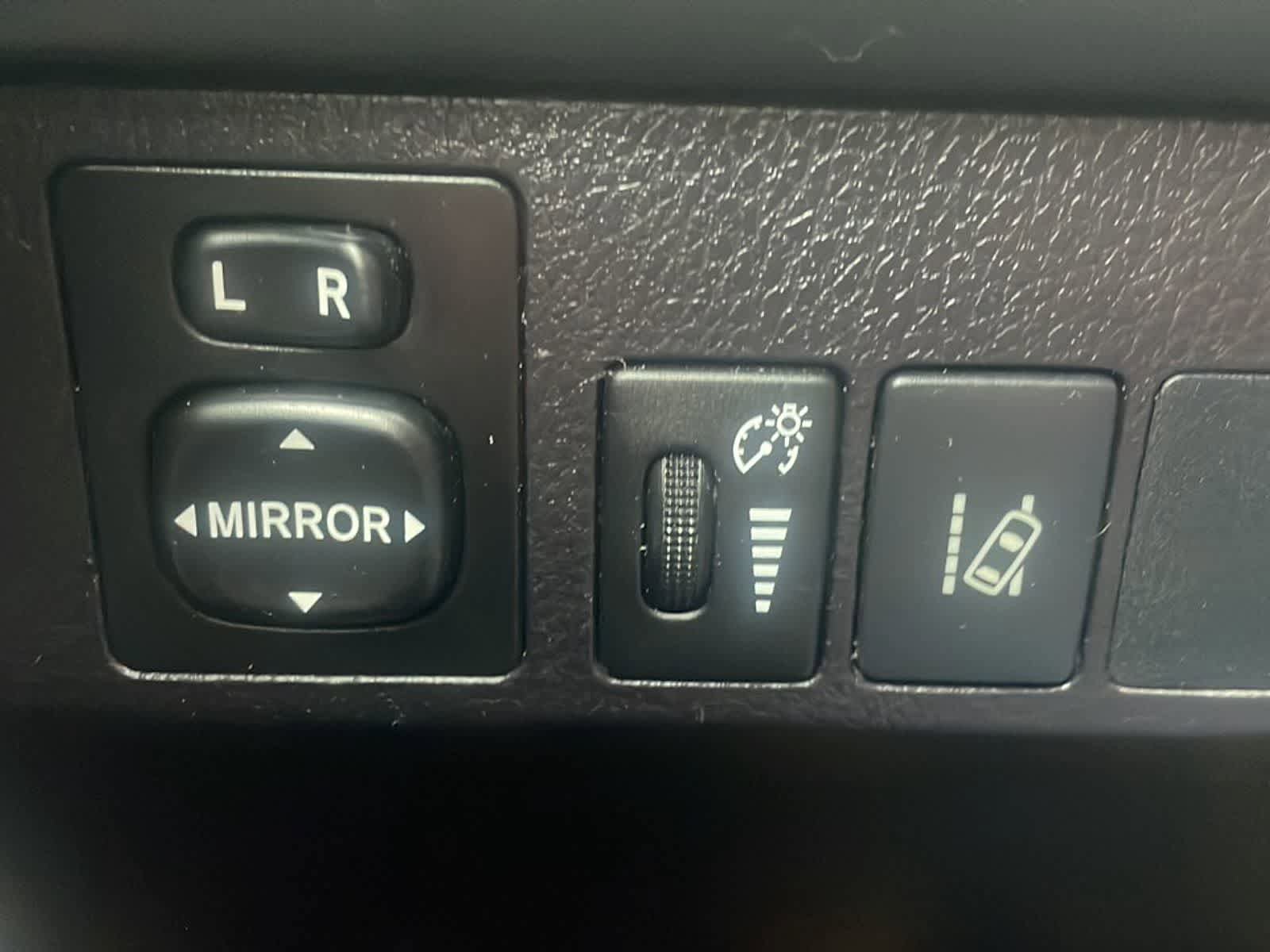 Used 2018 Toyota RAV4 LE w/ All Weather Liner Package AWD/4WD image 16