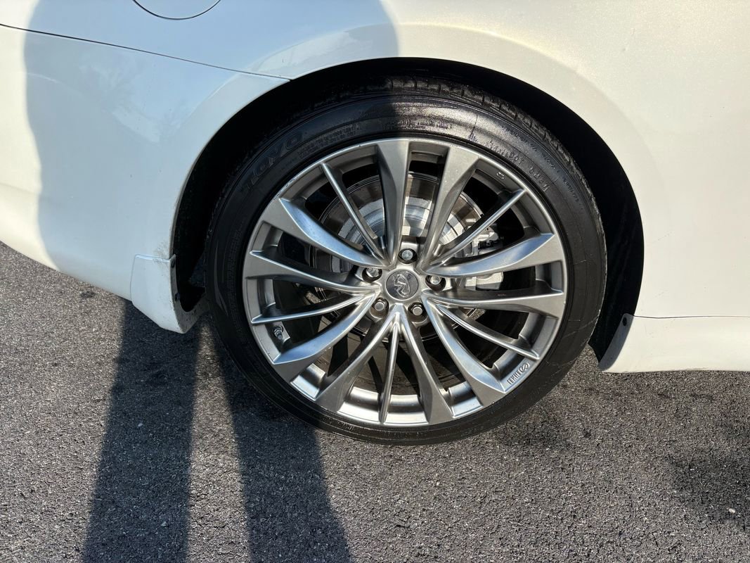 Used 2014 INFINITI Q60 Convertible w/ Premium Package image 9