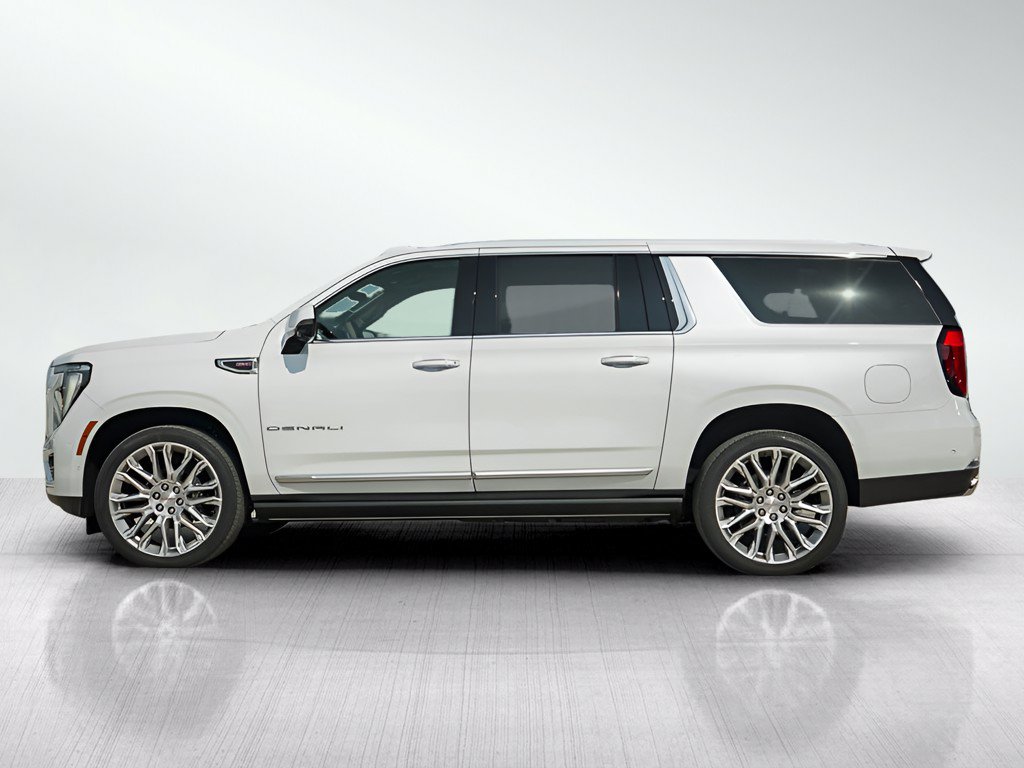 New 2026 GMC Yukon XL Denali w/ Denali Reserve Package AWD/4WD image 4