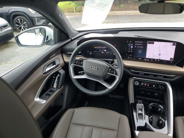 Used 2025 Audi Q5 Premium Plus w/ Premium Plus AWD/4WD image 7