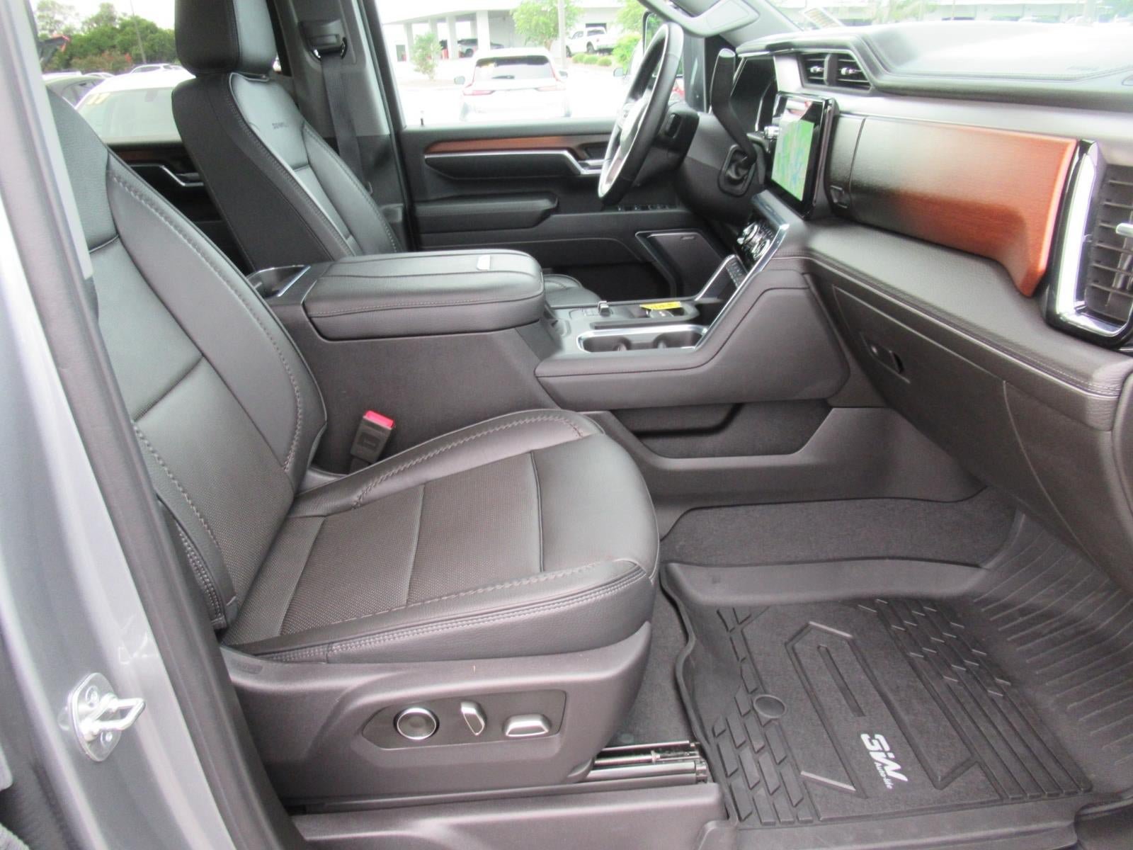 Used 2025 GMC Sierra 2500 Denali w/ Denali Reserve Package AWD/4WD image 16