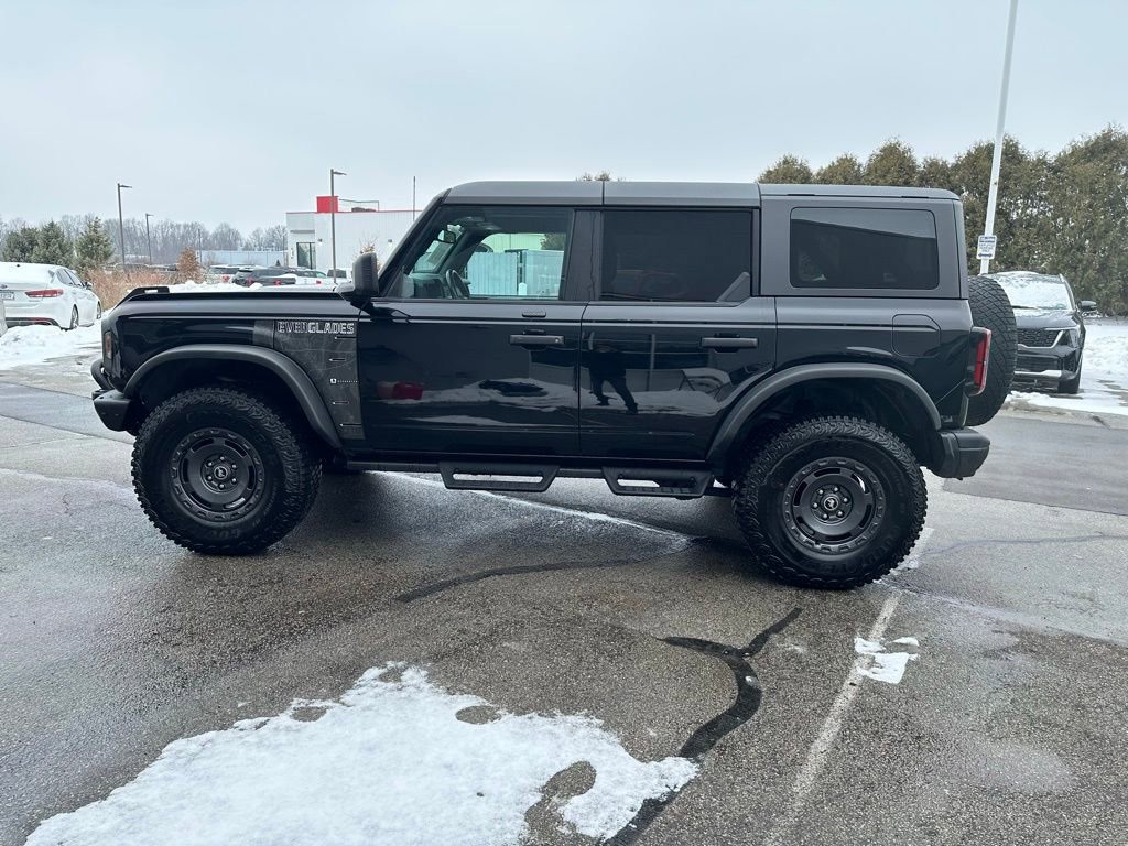Used 2022 Ford Bronco Everglades image 4
