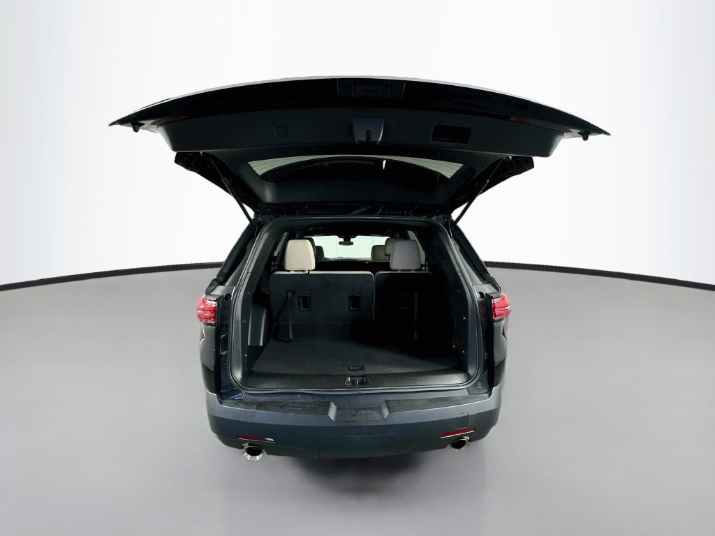 Used 2023 Chevrolet Traverse LS FWD image 28