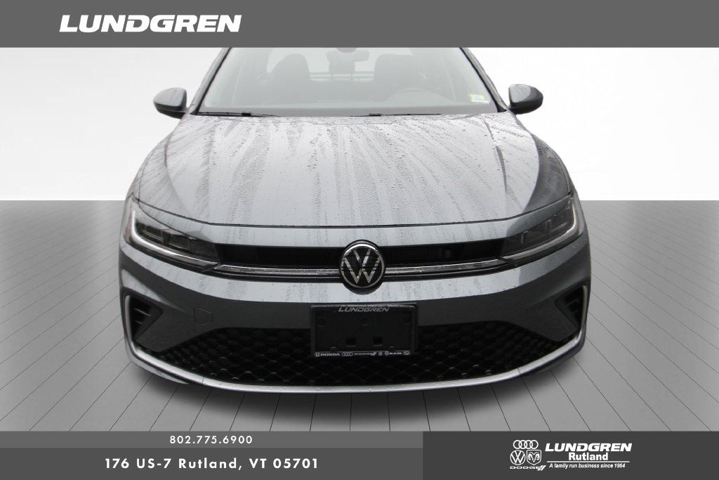 Used 2025 Volkswagen Jetta SE FWD image 40