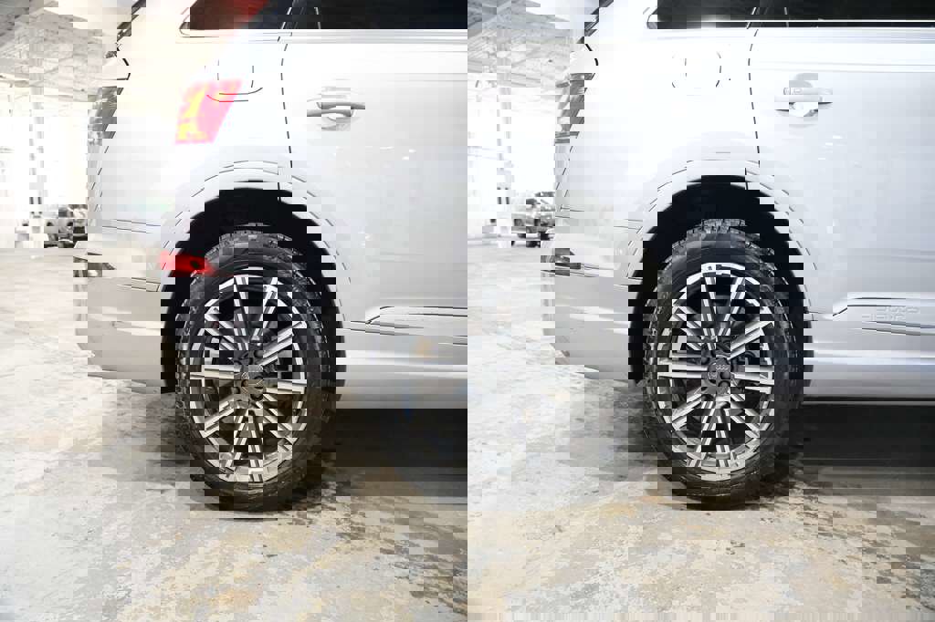 Used 2017 Audi Q7 3.0T Prestige image 13