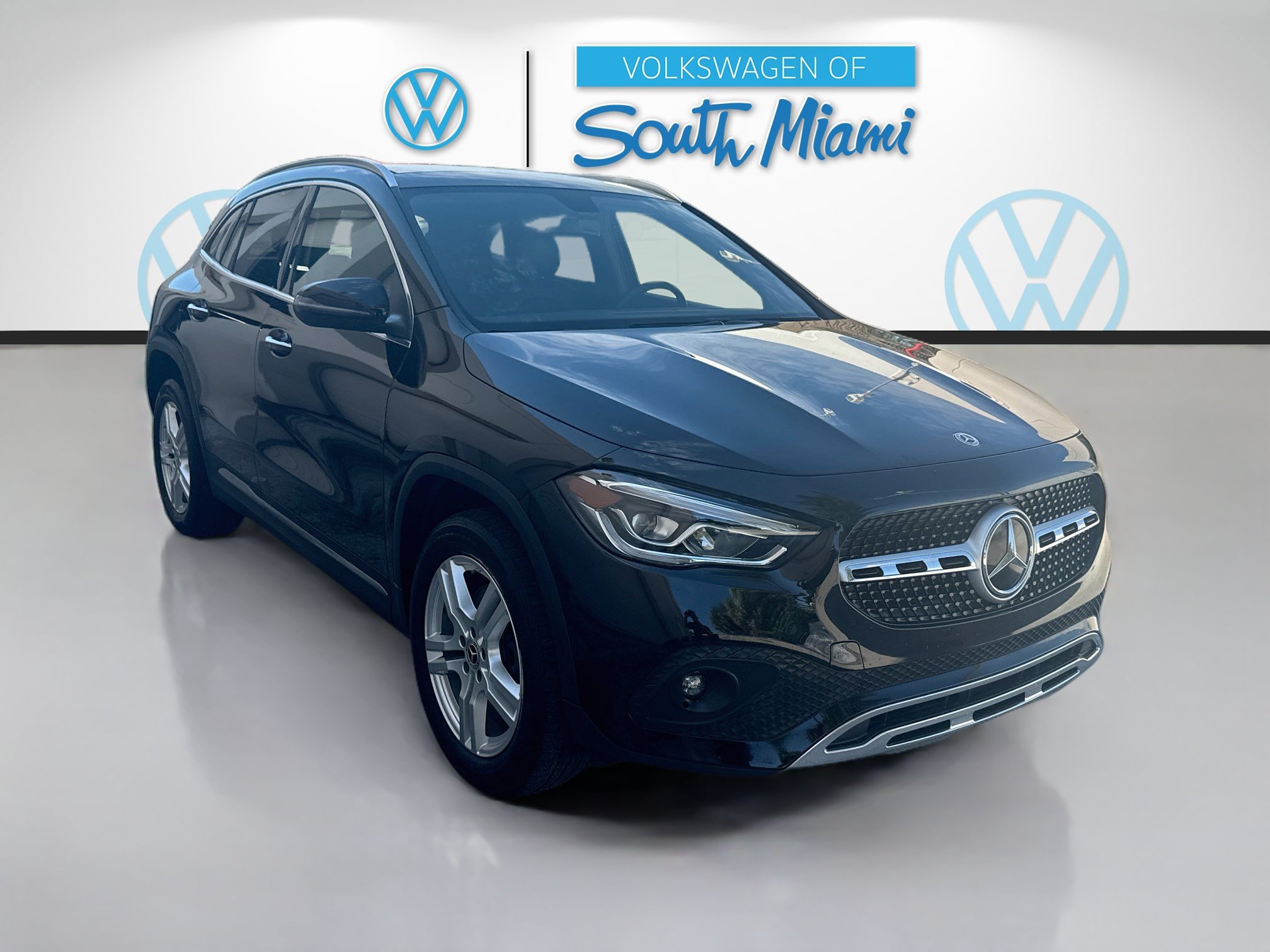 Used 2021 Mercedes-Benz GLA 250 4MATIC w/ Premium Package image 1