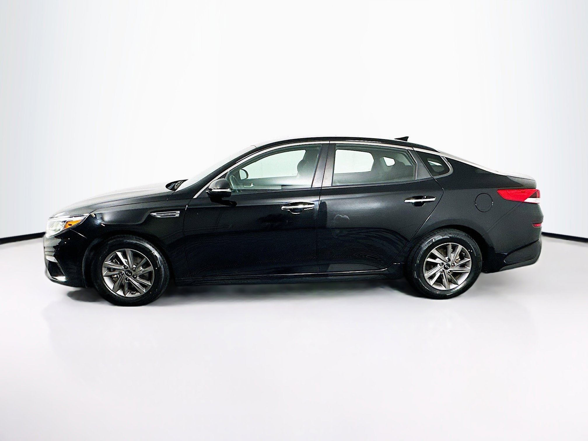 Used 2020 Kia Optima LX FWD image 4