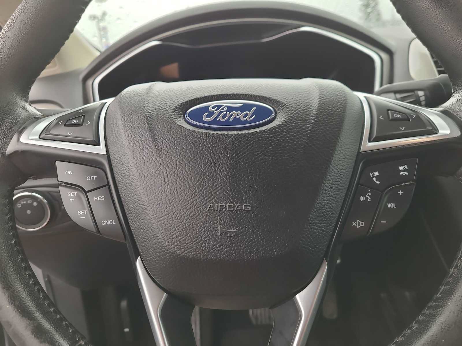 Used 2020 Ford Fusion SEL FWD image 23