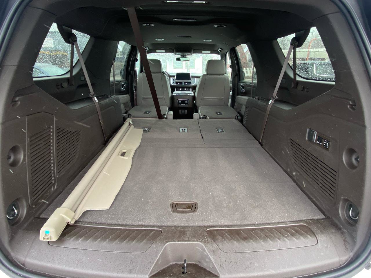 Used 2022 Chevrolet Suburban LT w/ Luxury Package image 7