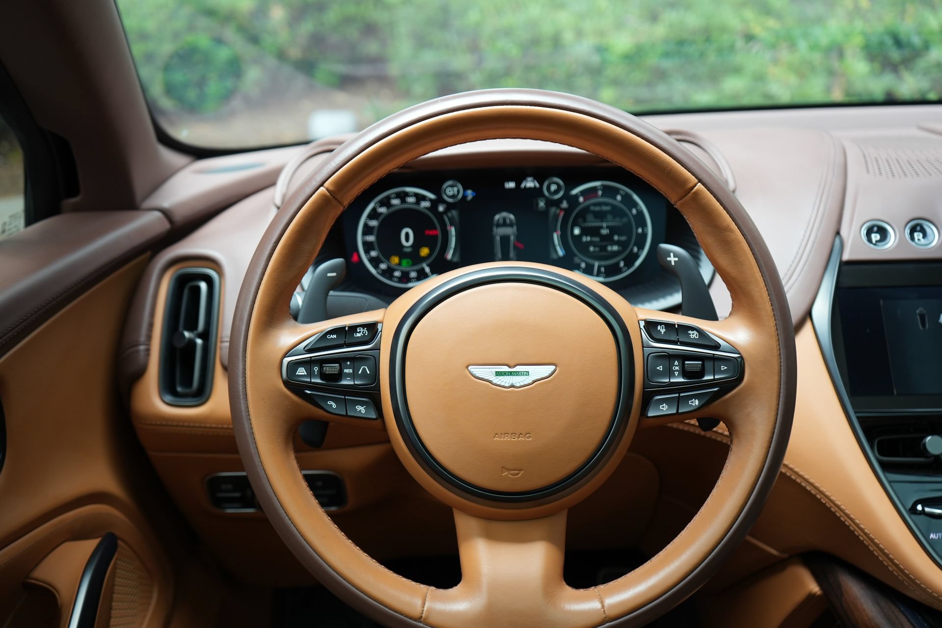 Used 2022 Aston Martin DBX AWD/4WD image 21