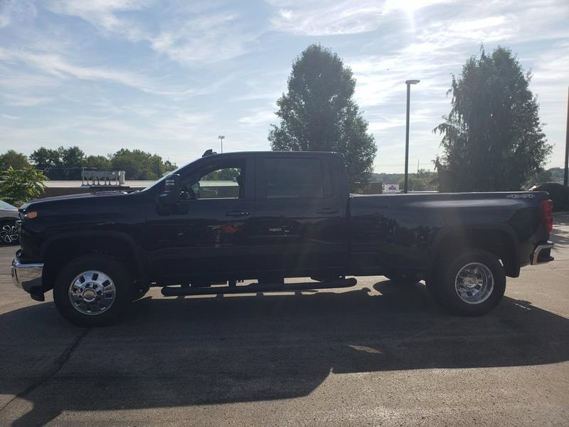 New 2026 Chevrolet Silverado 3500 LT w/ All Star Edition AWD/4WD image 3
