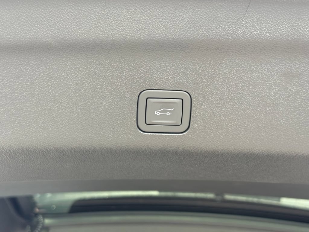 New 2026 GMC Yukon XL AT4 w/ AT4 Premium Plus Package AWD/4WD image 30