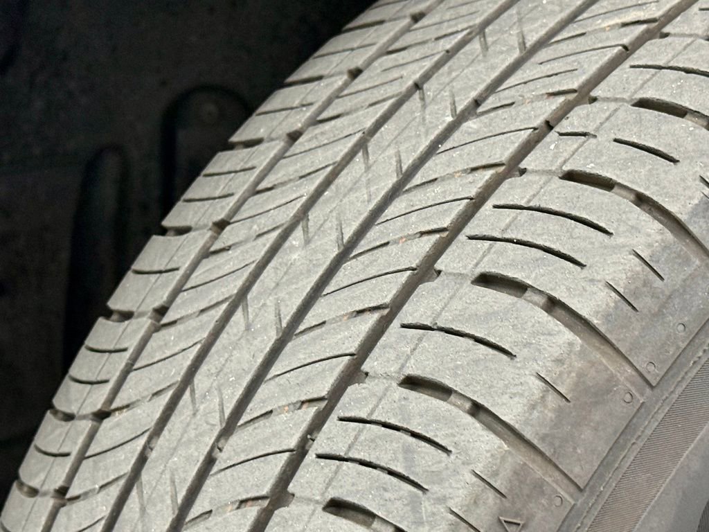 Used 2025 Volkswagen Atlas Cross Sport SE image 16