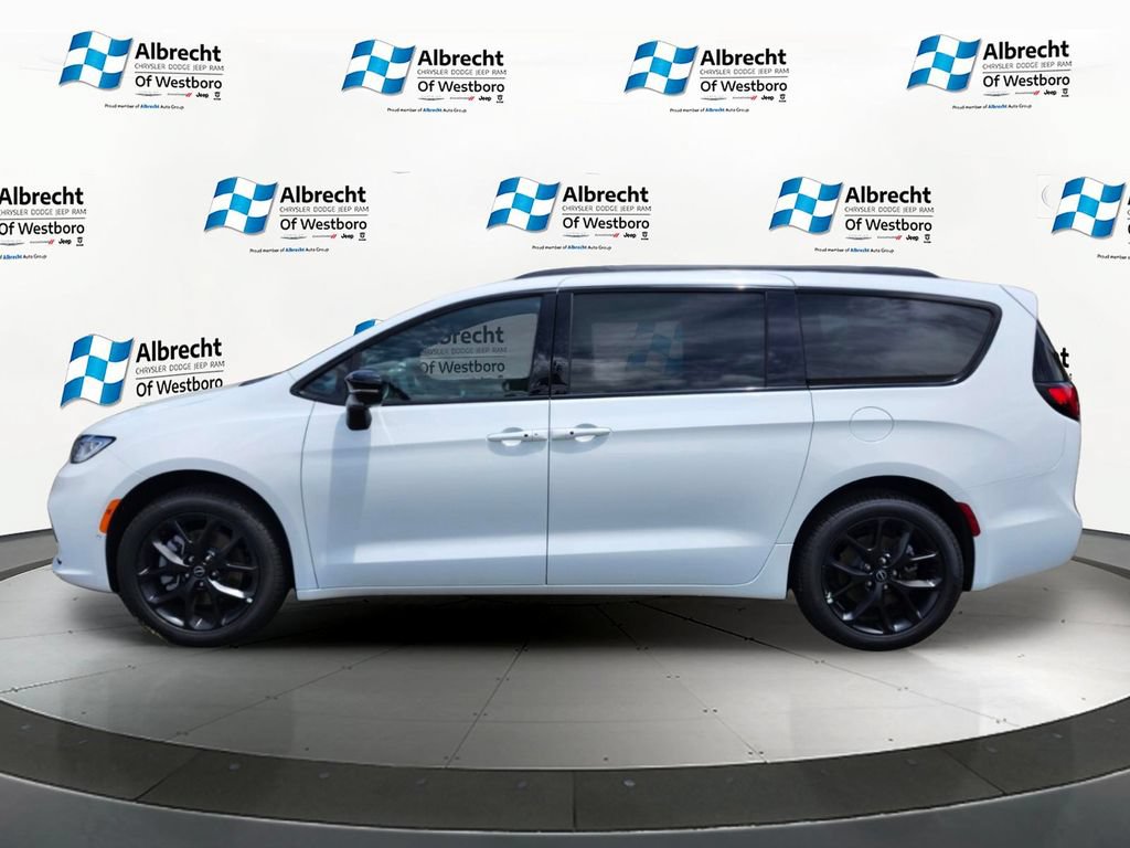 New 2026 Chrysler Pacifica Select w/ S Appearance Package AWD/4WD image 2