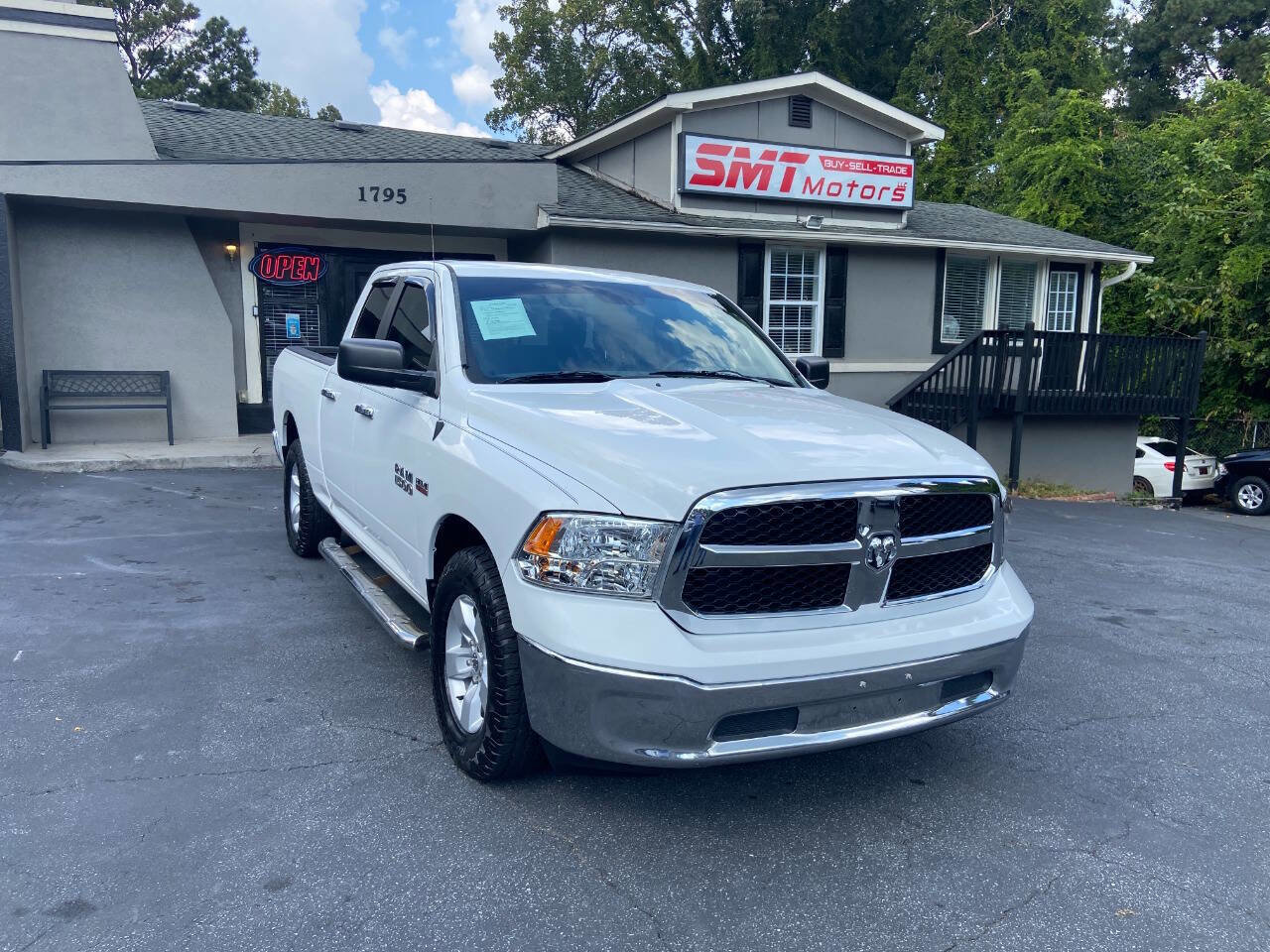 Used 2015 RAM 1500 Classic SLT image 4