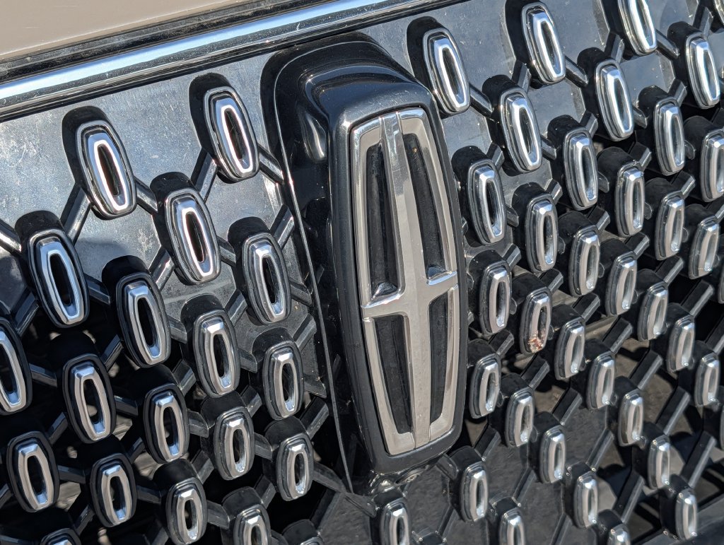 Used 2026 Lincoln Aviator Reserve AWD/4WD image 40