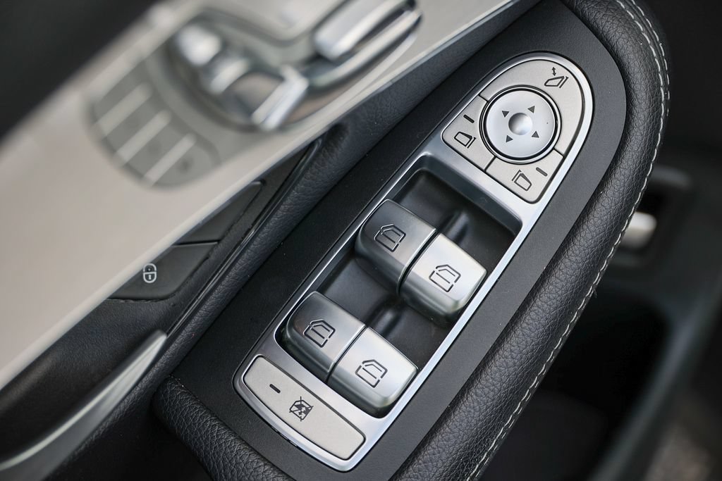 Used 2019 Mercedes-Benz GLC 300 4MATIC Coupe image 6