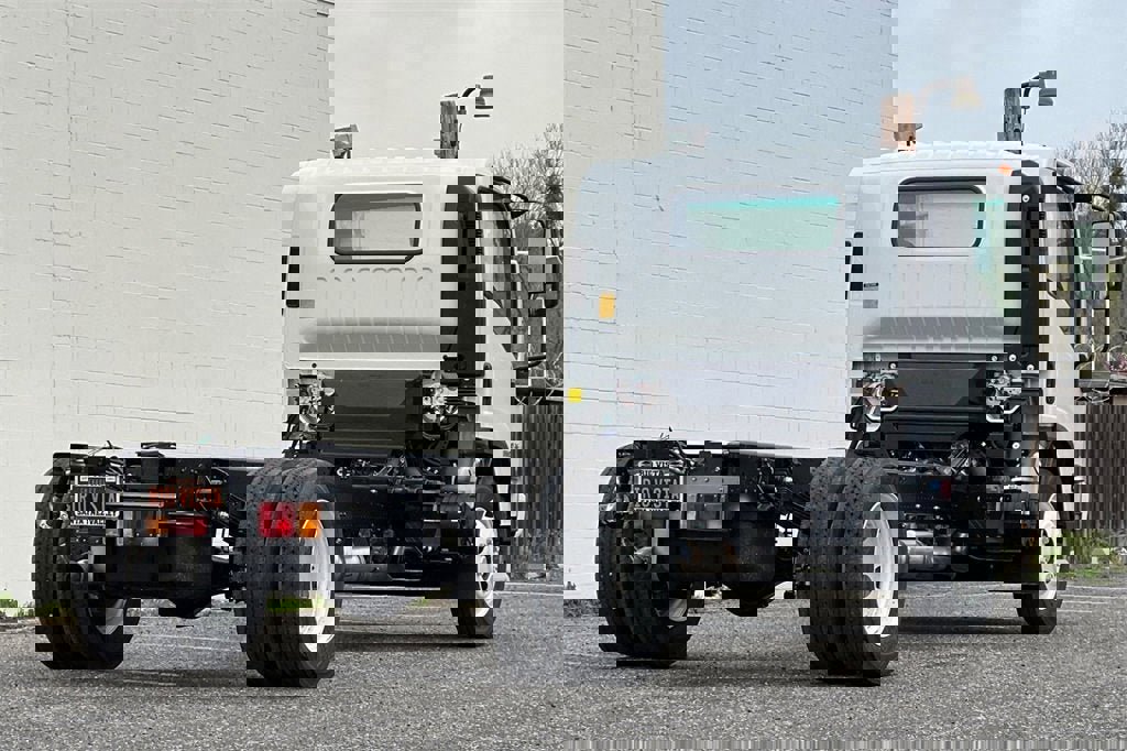 New 2025 Chevrolet Low Cab Forward 5500XG image 4
