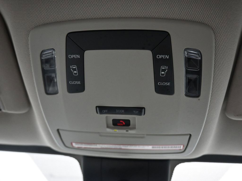 Used 2021 Toyota Sienna LE image 23