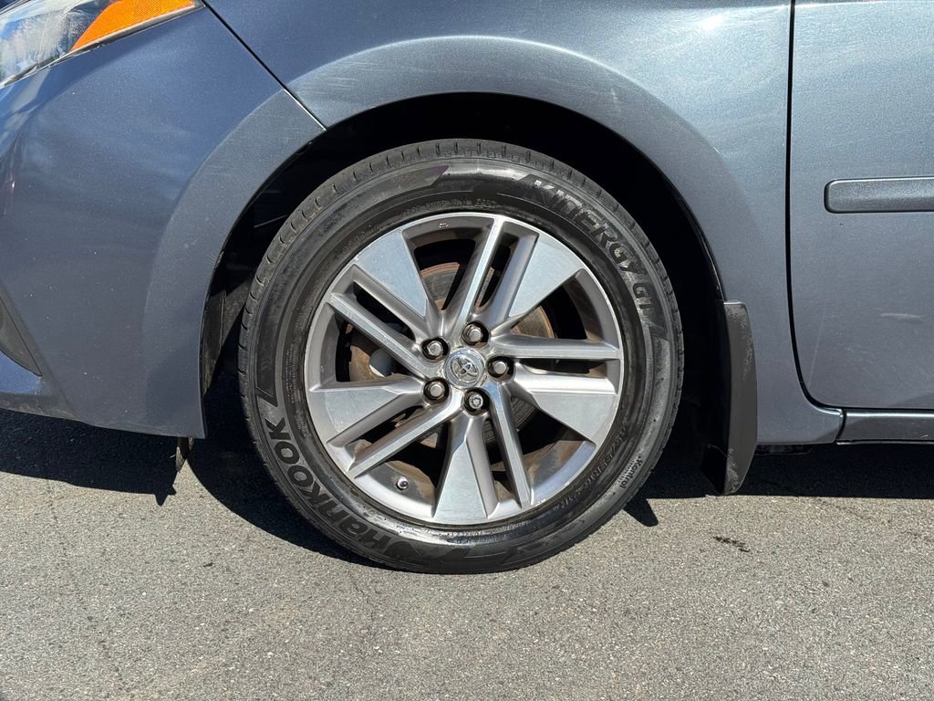 Used 2015 Toyota Corolla LE w/ Driver Convenience Package FWD image 10