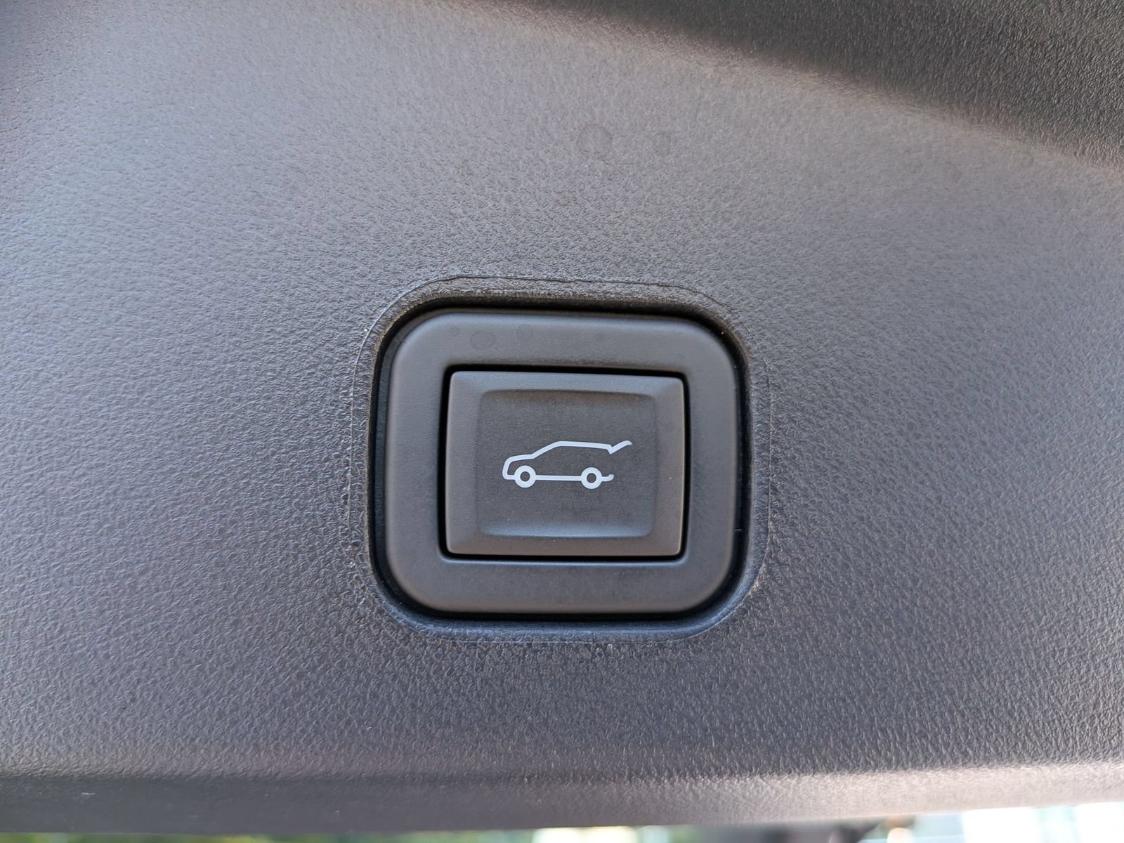 Used 2024 Cadillac Lyriq Sport RWD image 33
