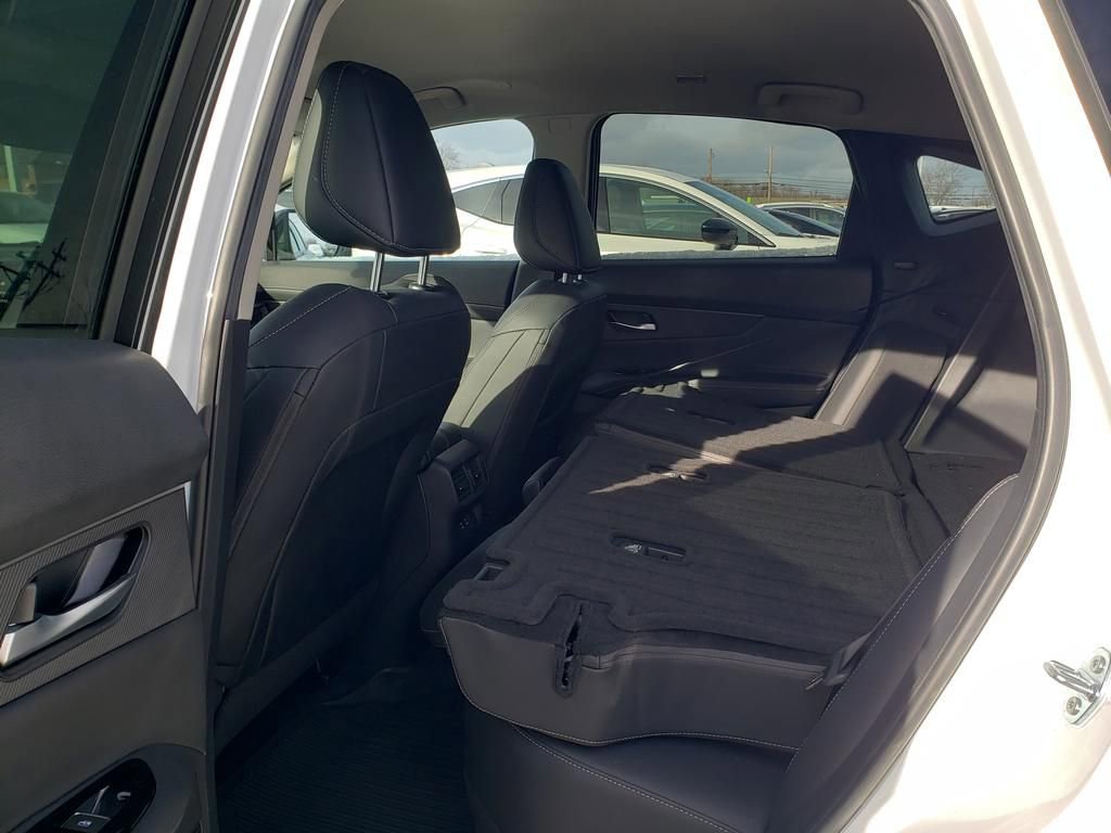 Certified 2025 Nissan Murano SV AWD/4WD image 16