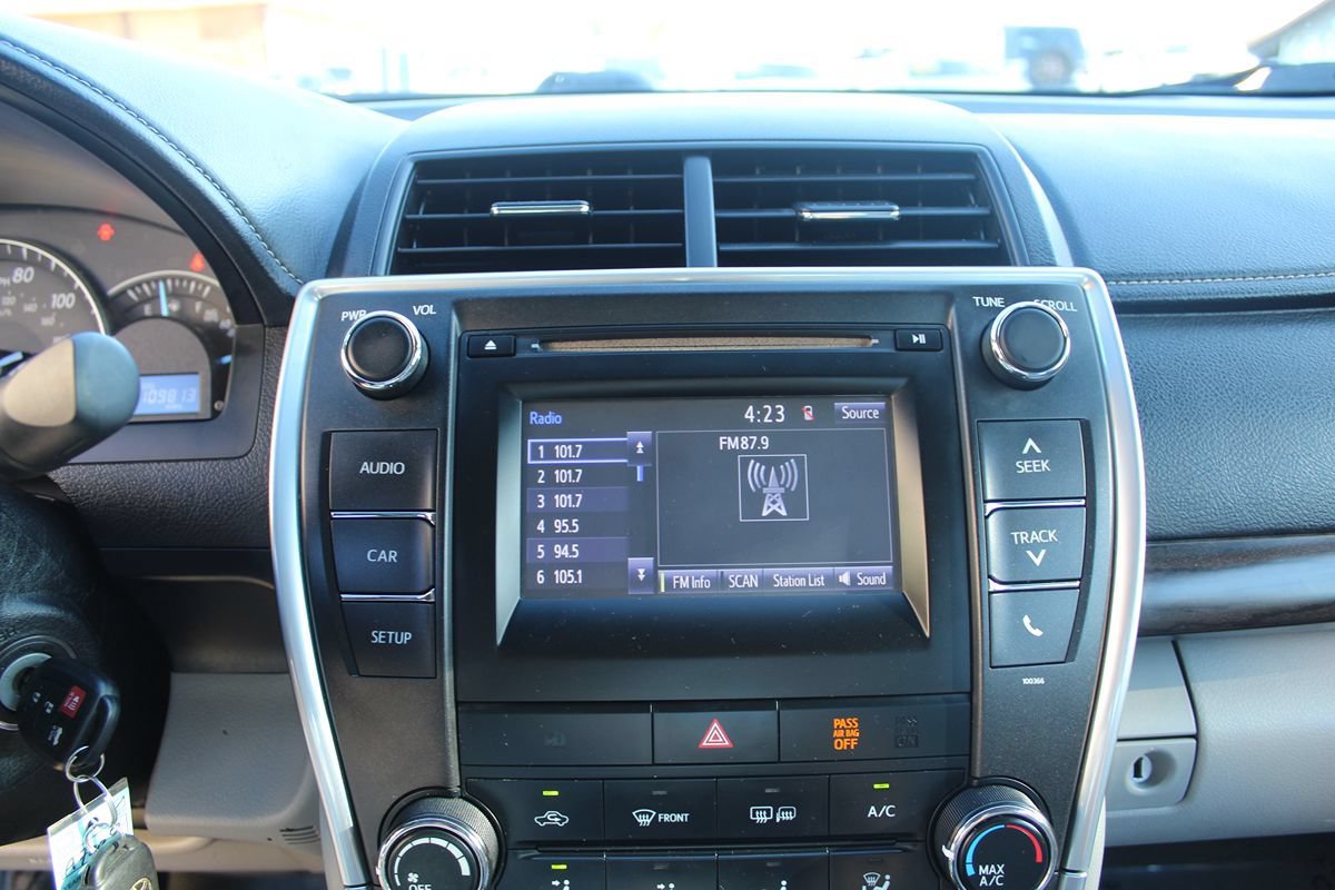 Used 2015 Toyota Camry LE FWD image 23