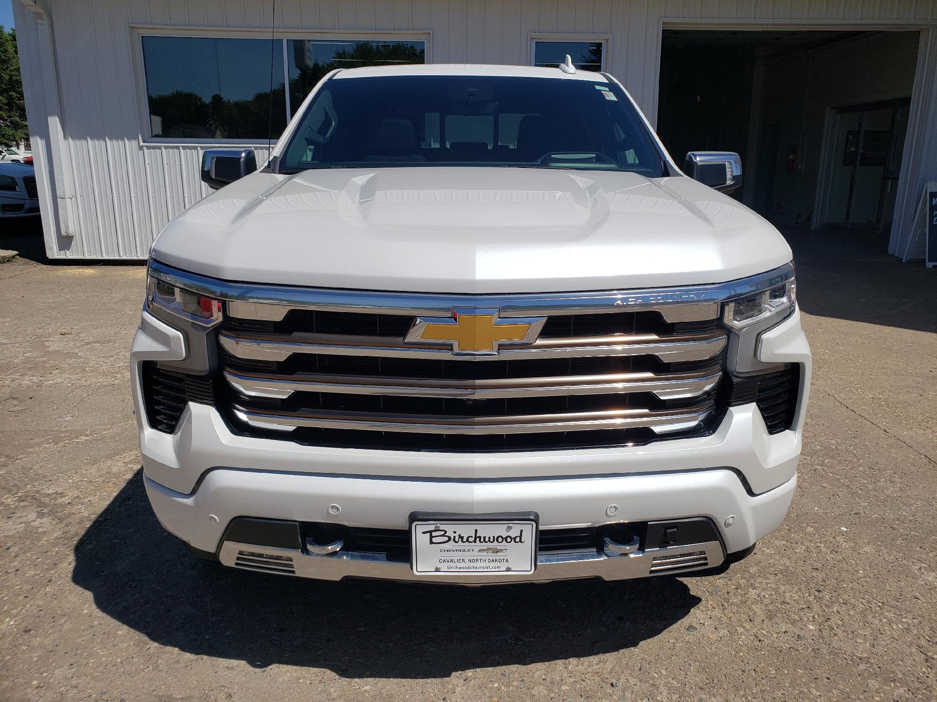 Used 2022 Chevrolet Silverado 1500 High Country w/ High Country Premium Package AWD/4WD image 8