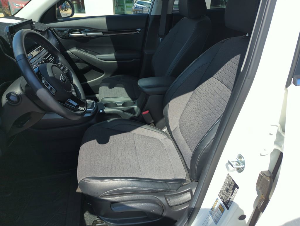 Used 2021 Kia Seltos S FWD image 12