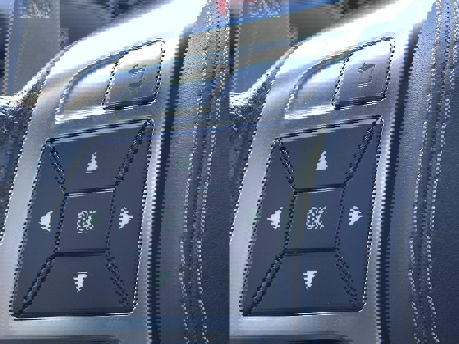 Used 2015 Mercedes-Benz SL 63 AMG w/ Driver Assistance Package image 50