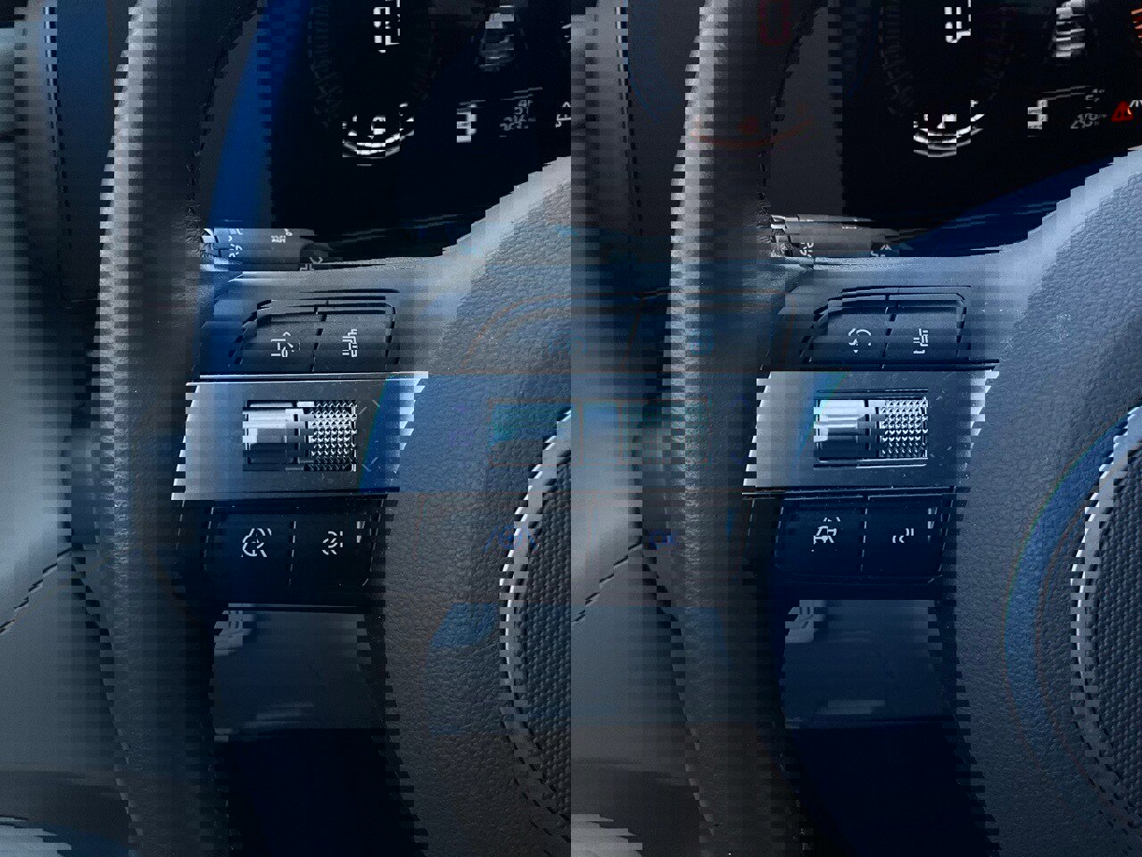 Used 2025 Hyundai Kona SEL image 35