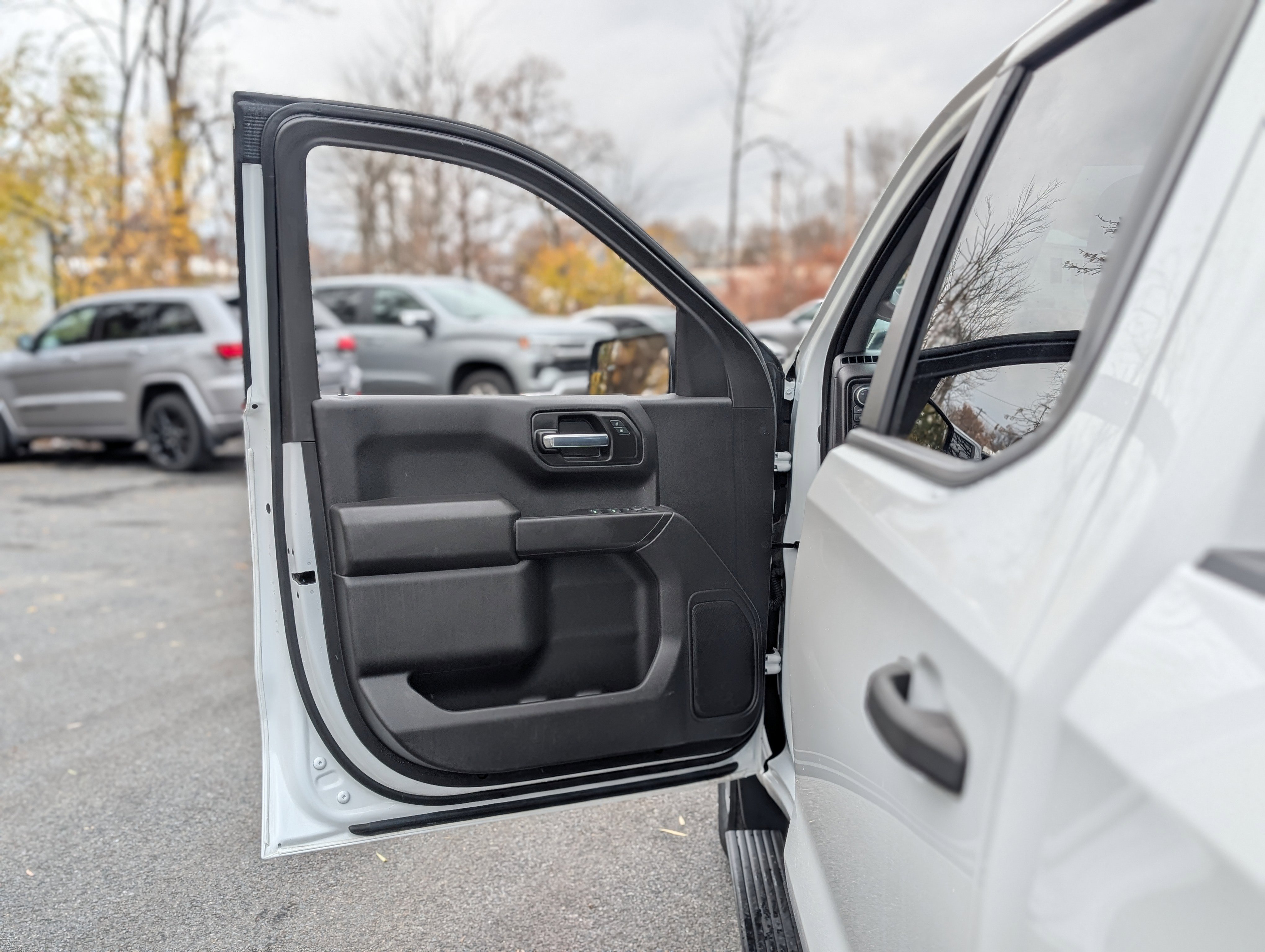 Used 2023 Chevrolet Silverado 1500 Custom image 22