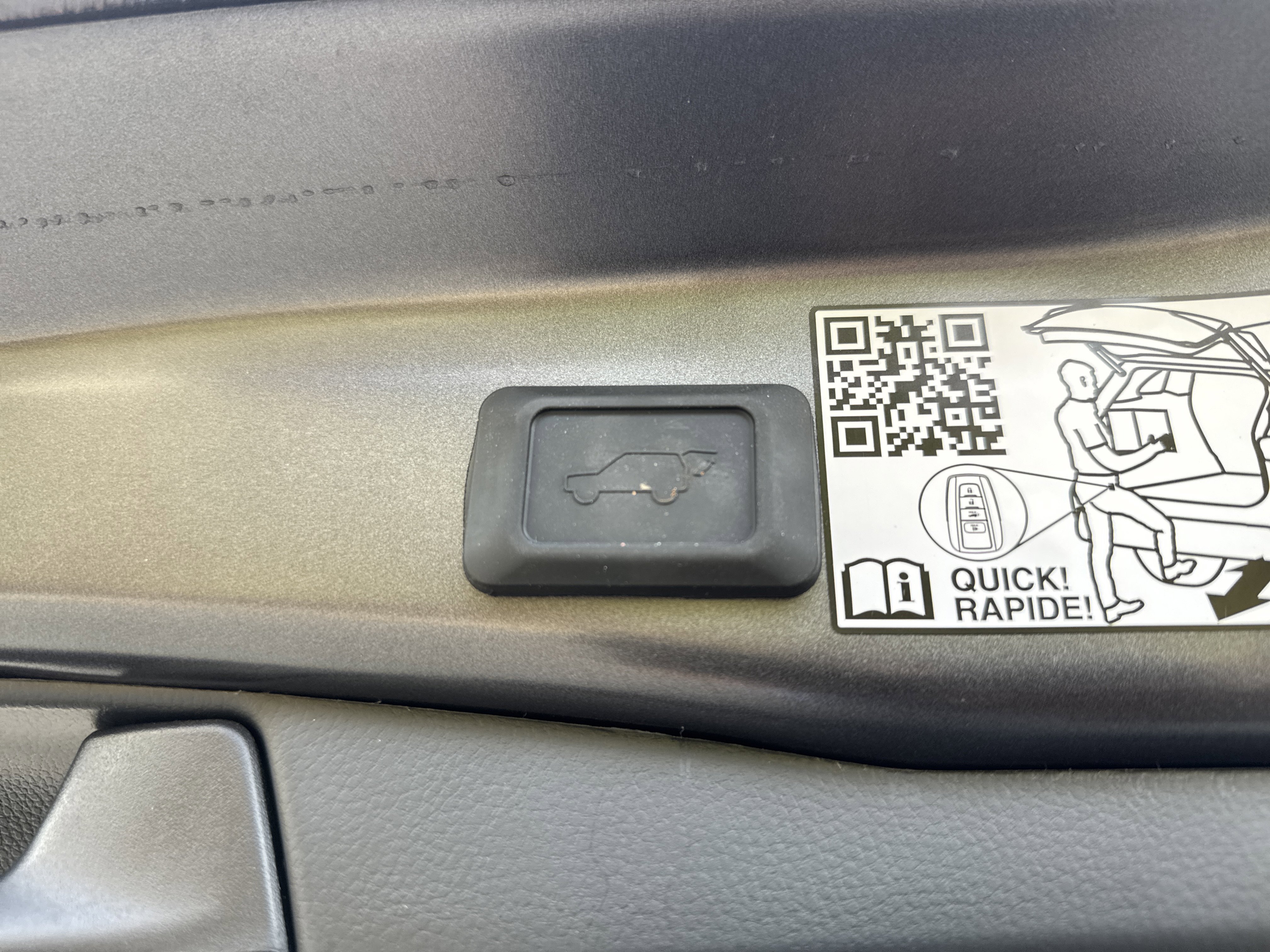 Used 2025 Toyota RAV4 Limited image 35