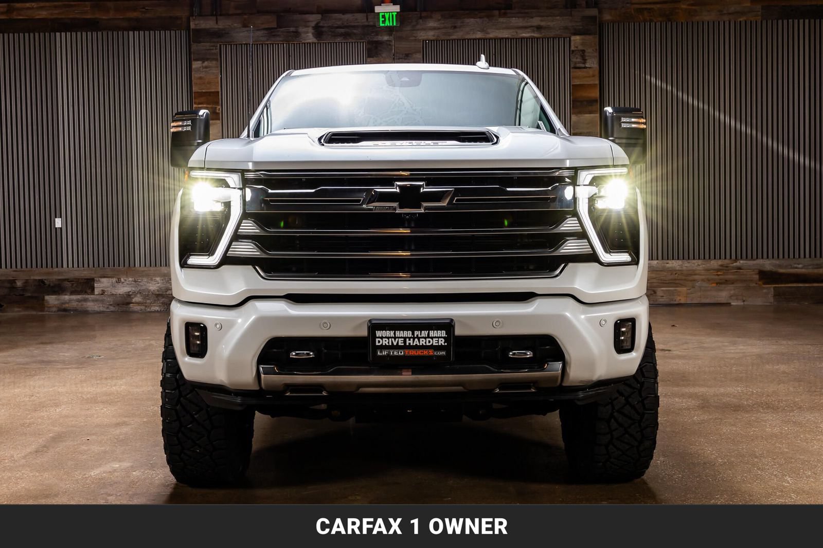 Used 2024 Chevrolet Silverado 2500 High Country w/ High Country Premium Package AWD/4WD image 4